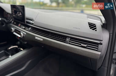 Седан Audi A4 2020 в 