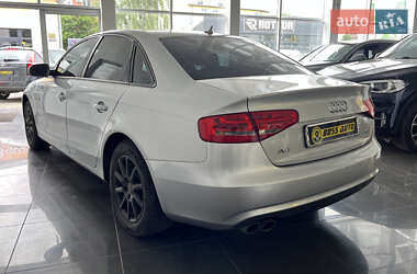 Седан Audi A4 2013 в 