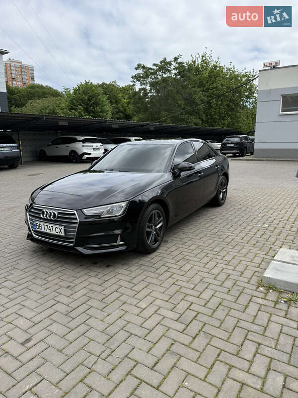 Седан Audi A4 2016 в Одессе