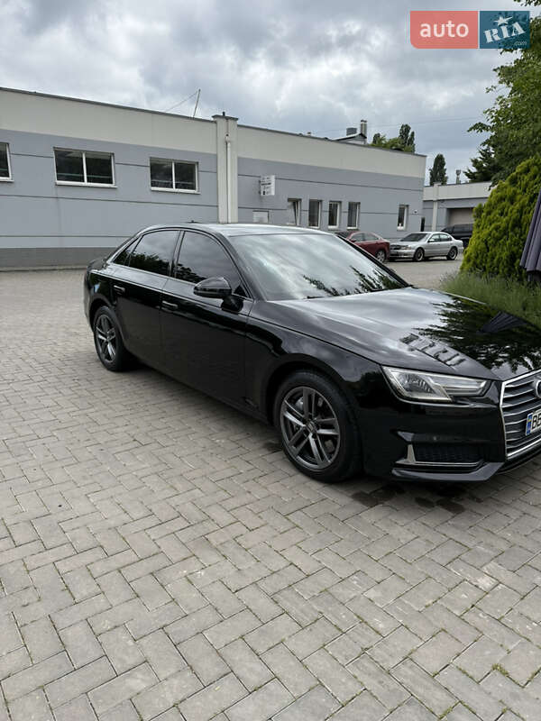 Седан Audi A4 2016 в Одессе