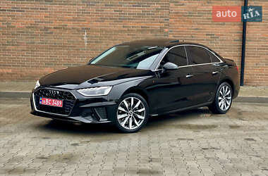 Седан Audi A4 2021 в 