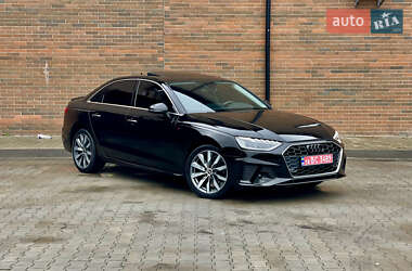 Седан Audi A4 2021 в 