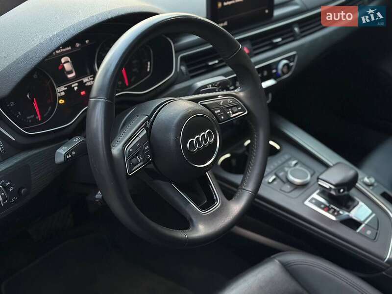 Седан Audi A4 2019 в Полтаві