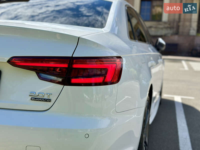 Седан Audi A4 2017 в Киеве