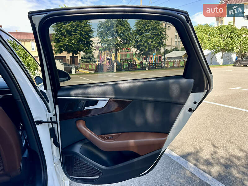 Седан Audi A4 2017 в Киеве
