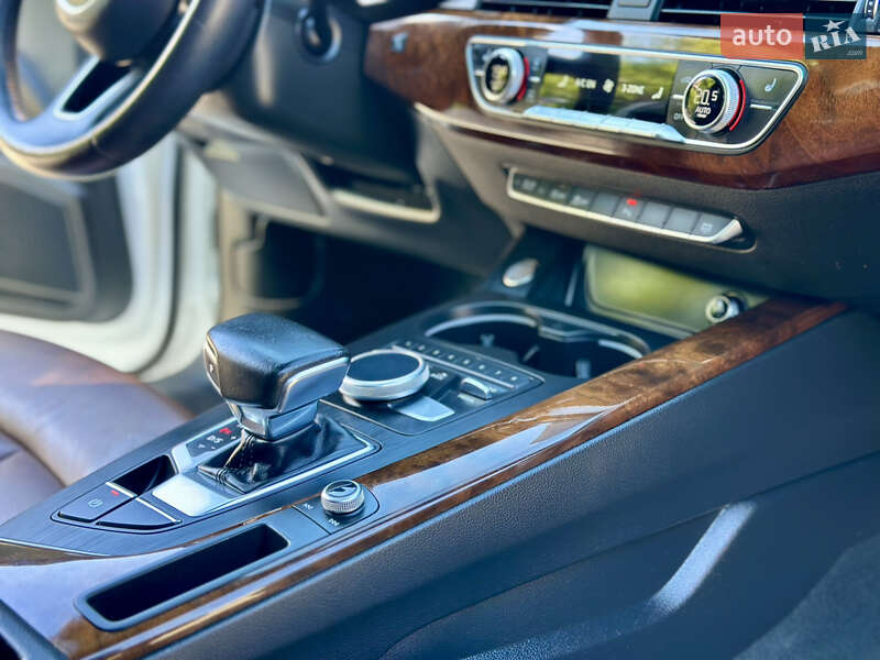 Седан Audi A4 2017 в Киеве