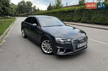 Седан Audi A4 2019 в Киеве