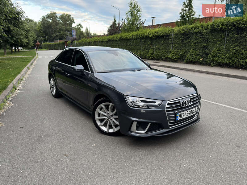 Седан Audi A4 2019 в 