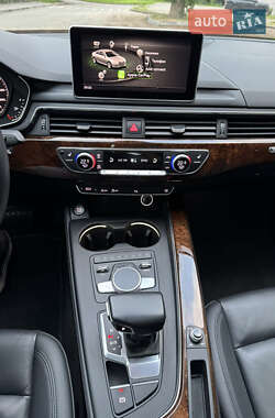 Седан Audi A4 2019 в 