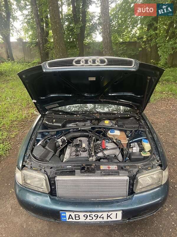 Седан Audi A4 1996 в Хмельницком