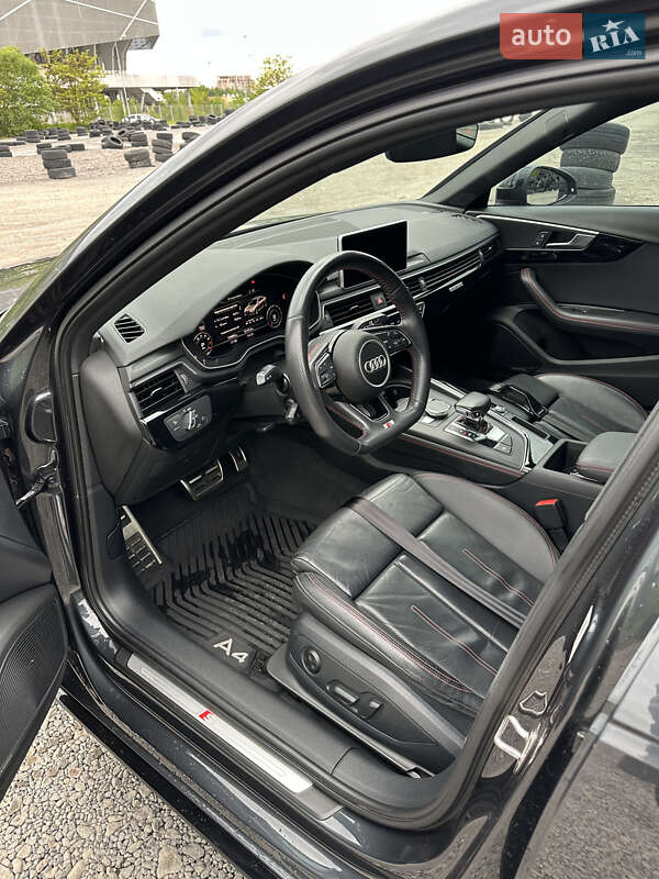 Седан Audi A4 2017 в Львове