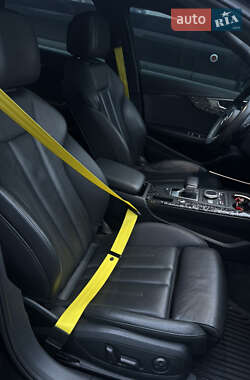 Седан Audi A4 2015 в 