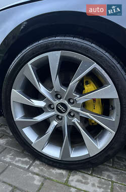 Седан Audi A4 2015 в 