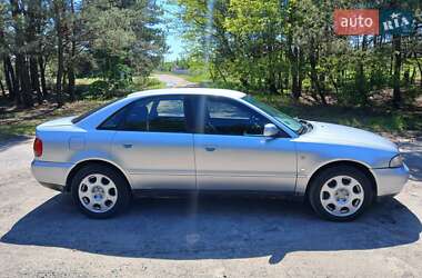 Седан Audi A4 1997 в 