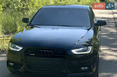 Седан Audi A4 2014 в 