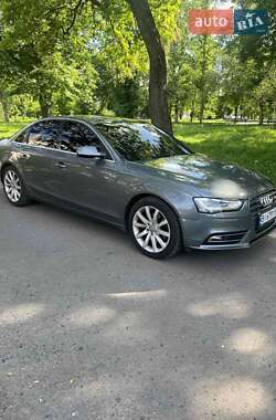 Седан Audi A4 2012 в Полтаве