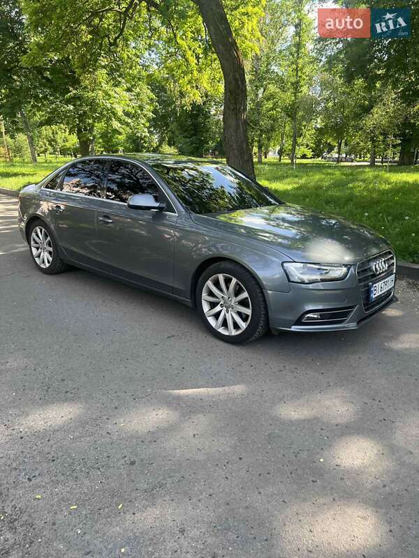 Седан Audi A4 2012 в Полтаве