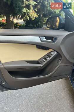 Седан Audi A4 2012 в Полтаве