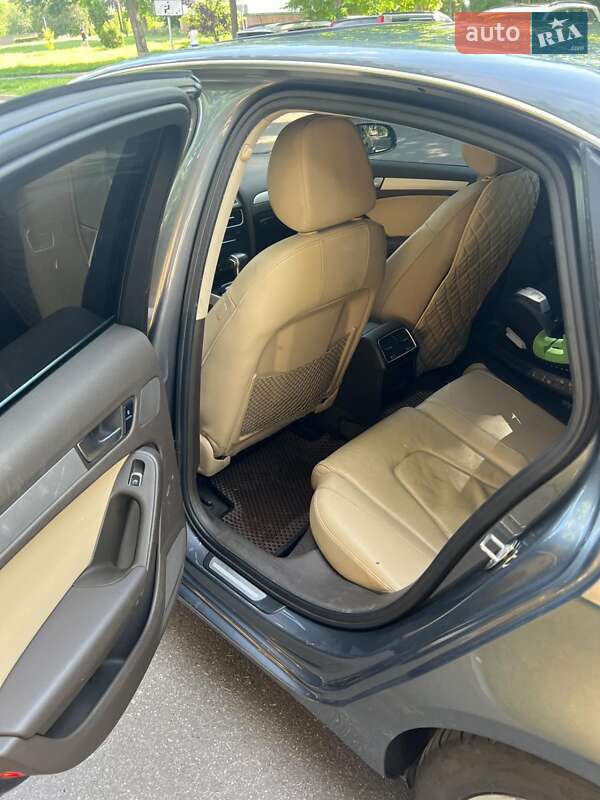 Седан Audi A4 2012 в Полтаве