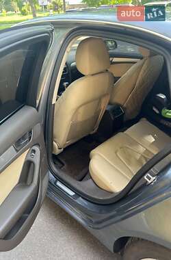 Седан Audi A4 2012 в 