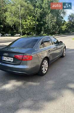 Седан Audi A4 2012 в Полтаве