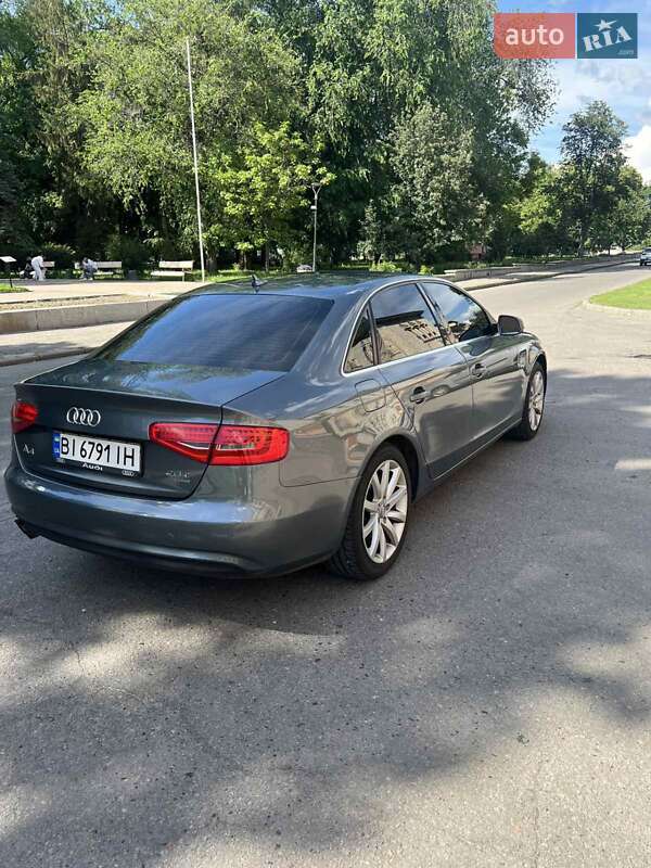 Седан Audi A4 2012 в Полтаве