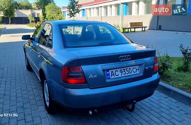 Седан Audi A4 2000 в 