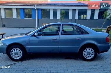 Седан Audi A4 2000 в 