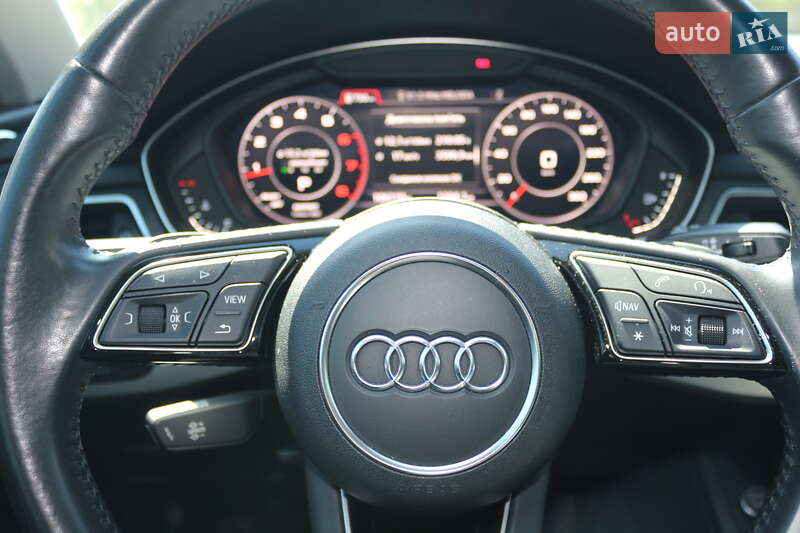 Седан Audi A4 2017 в Львове