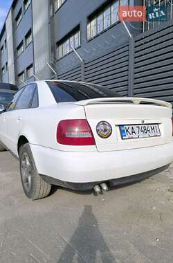 Седан Audi A4 1998 в 