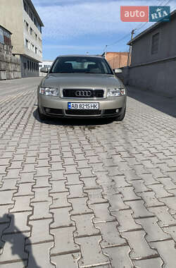 Седан Audi A4 2001 в 