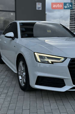 Седан Audi A4 2018 в 