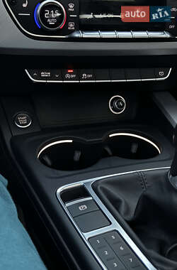 Седан Audi A4 2018 в 