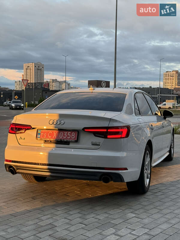 Седан Audi A4 2018 в Києві