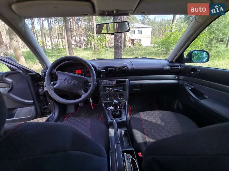 Седан Audi A4 1996 в Киеве