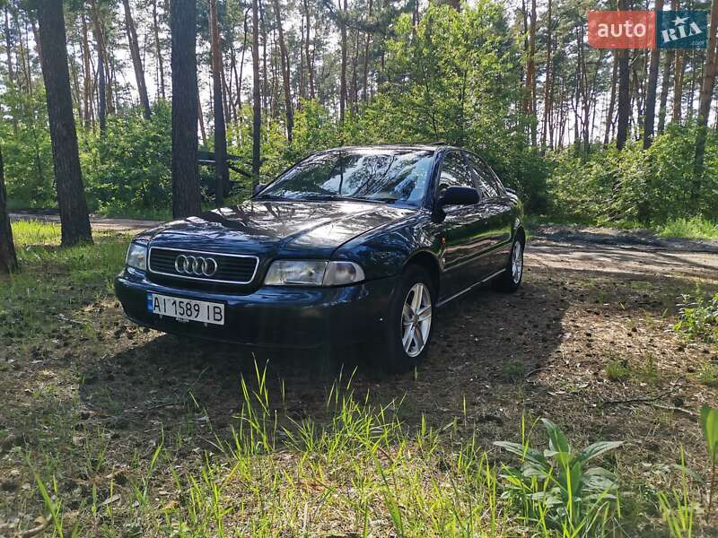 Седан Audi A4 1996 в Киеве