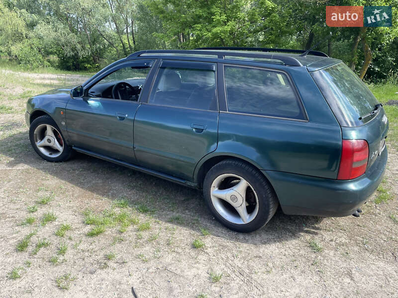Универсал Audi A4 1996 в 