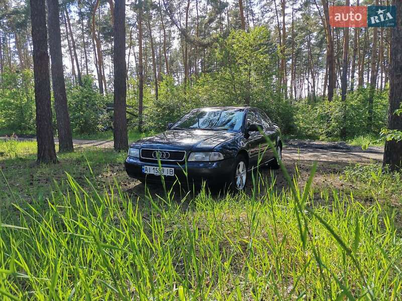 Седан Audi A4 1996 в Киеве