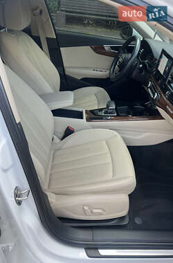 Седан Audi A4 2020 в 