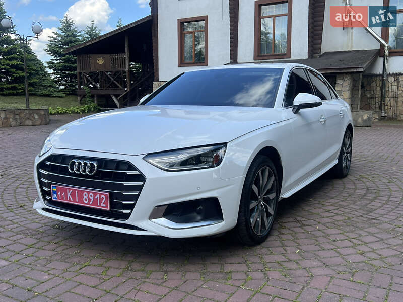 Седан Audi A4 2020 в 