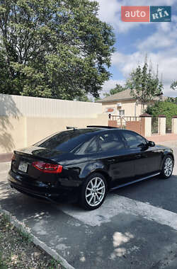 Седан Audi A4 2013 в 