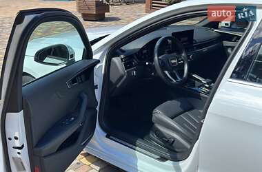 Седан Audi A4 2020 в 
