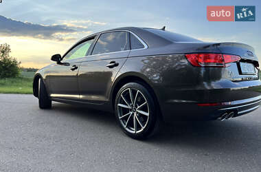 Седан Audi A4 2016 в 