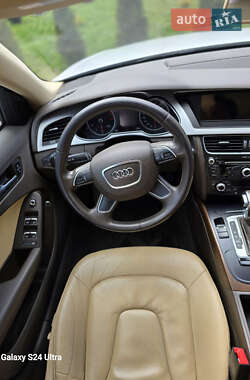 Седан Audi A4 2015 в Умані