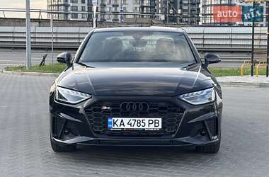 Седан Audi A4 2023 в 