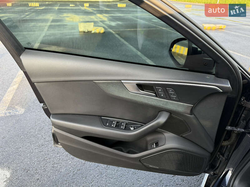 Седан Audi A4 2017 в Львове
