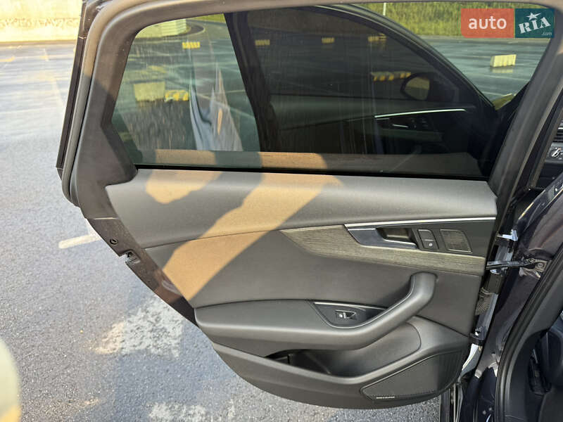 Седан Audi A4 2017 в Львове