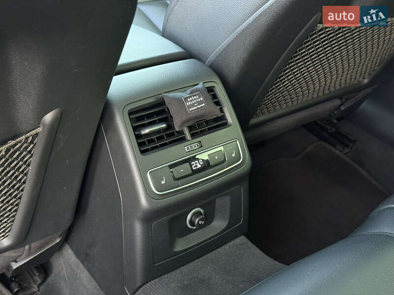 Седан Audi A4 2017 в Львове