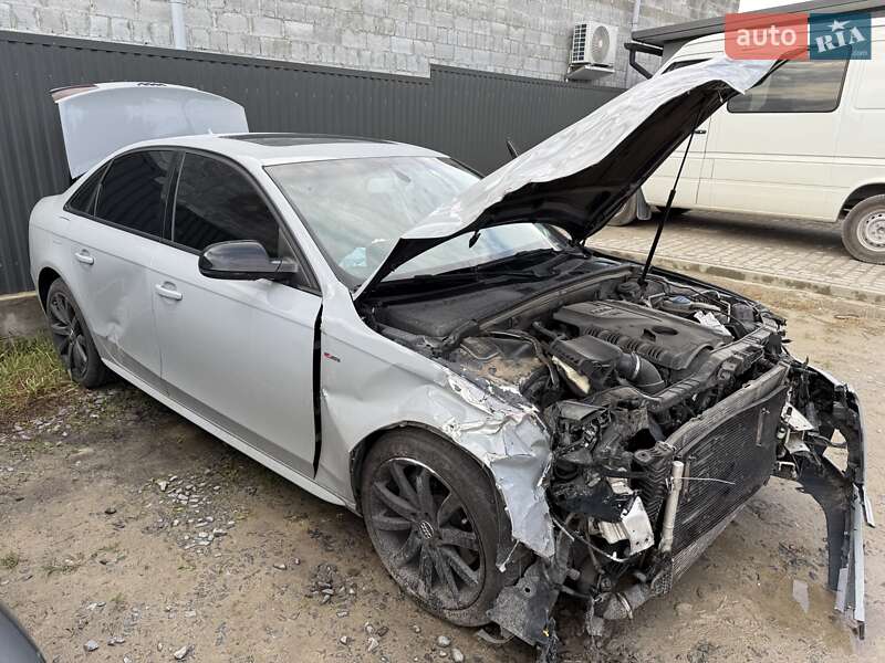 Седан Audi A4 2014 в Львові