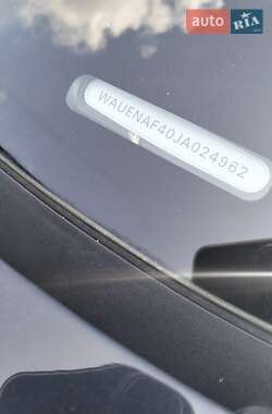 Седан Audi A4 2018 в 